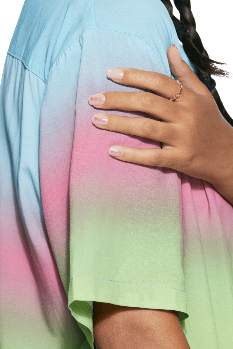 KISS Voguish Fantasy Pride Nails - Love Wins
