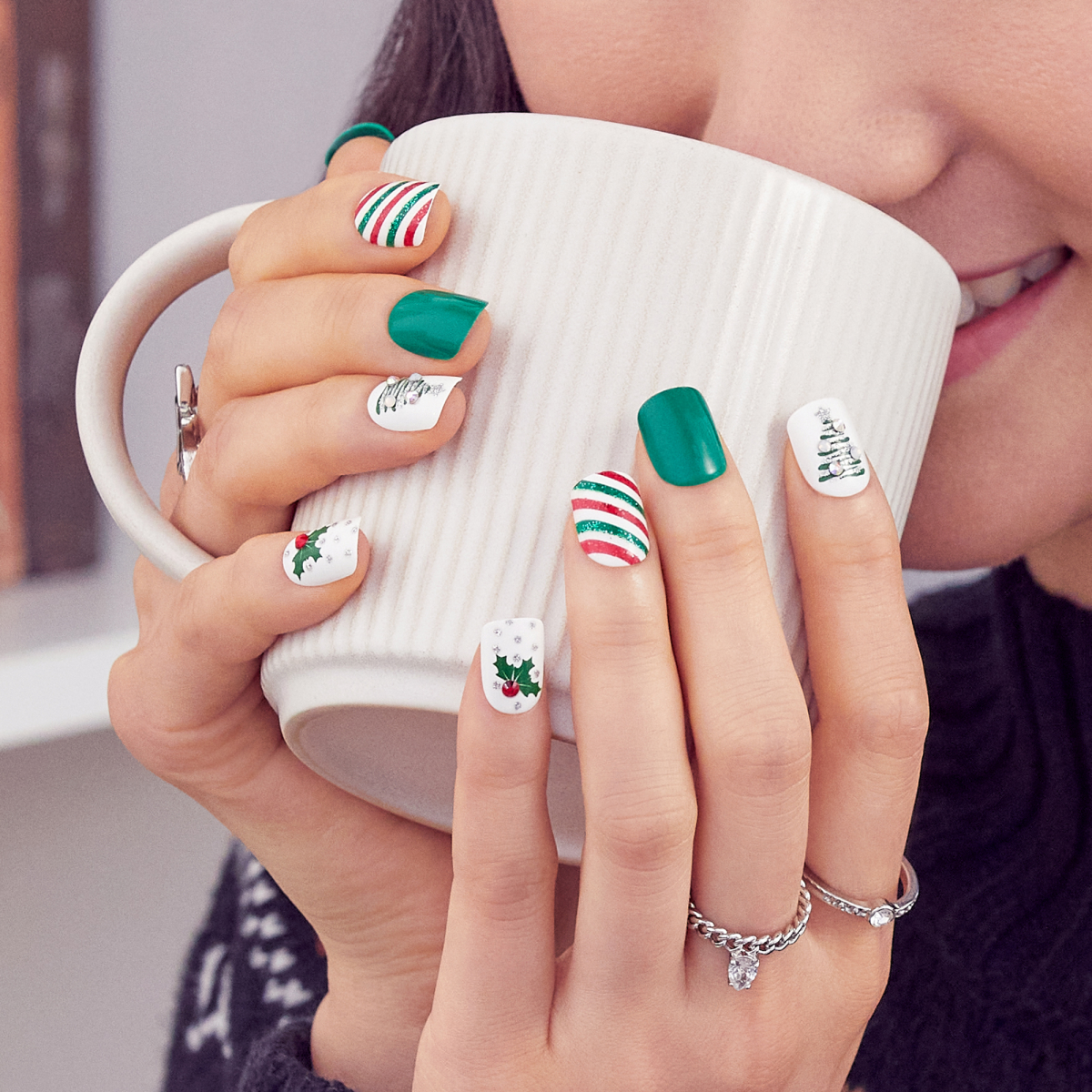 imPRESS Holiday Press-On Manicure - Santamental