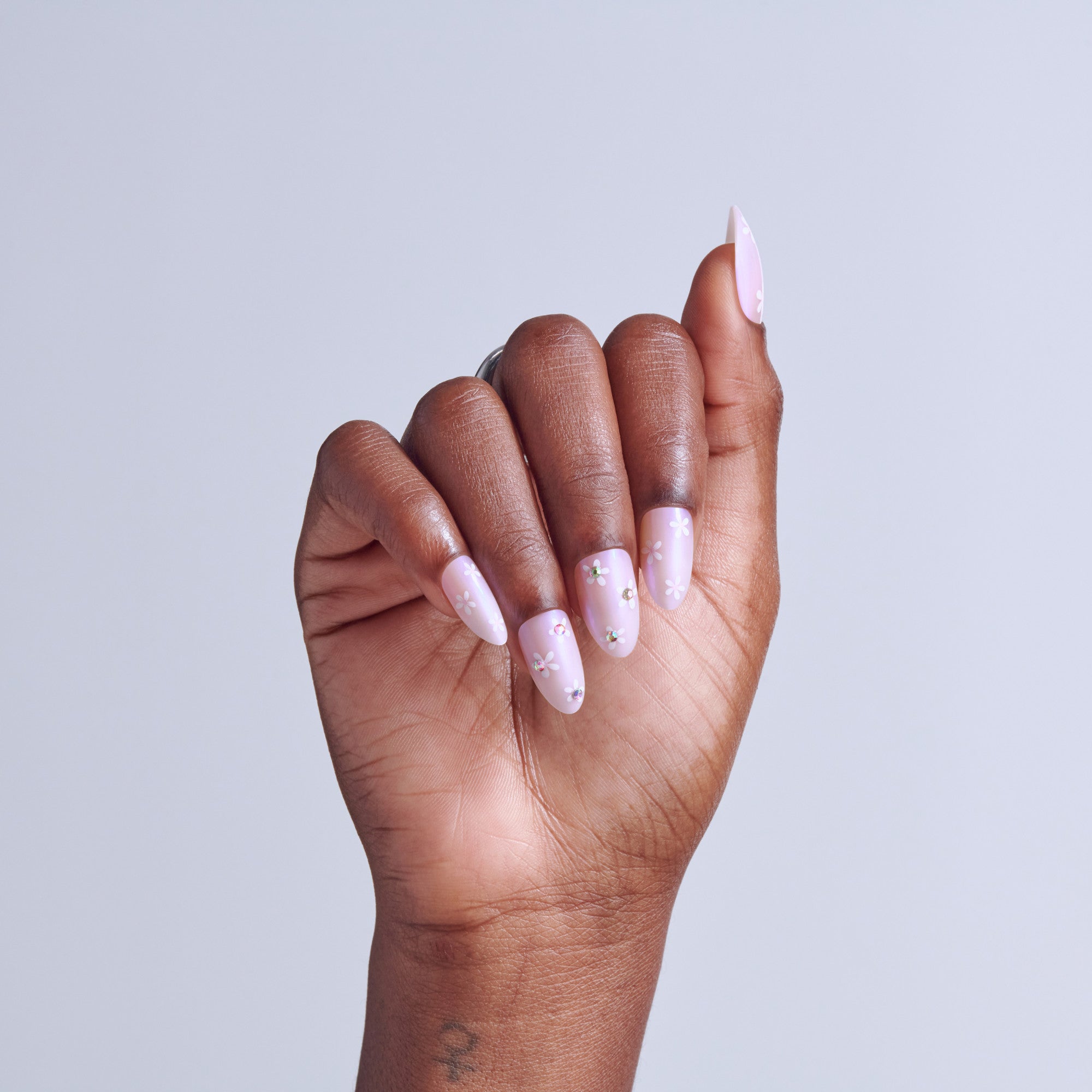 KISS GLAM 3D & Jewel Press On Glue Nails - Breeze of Bliss