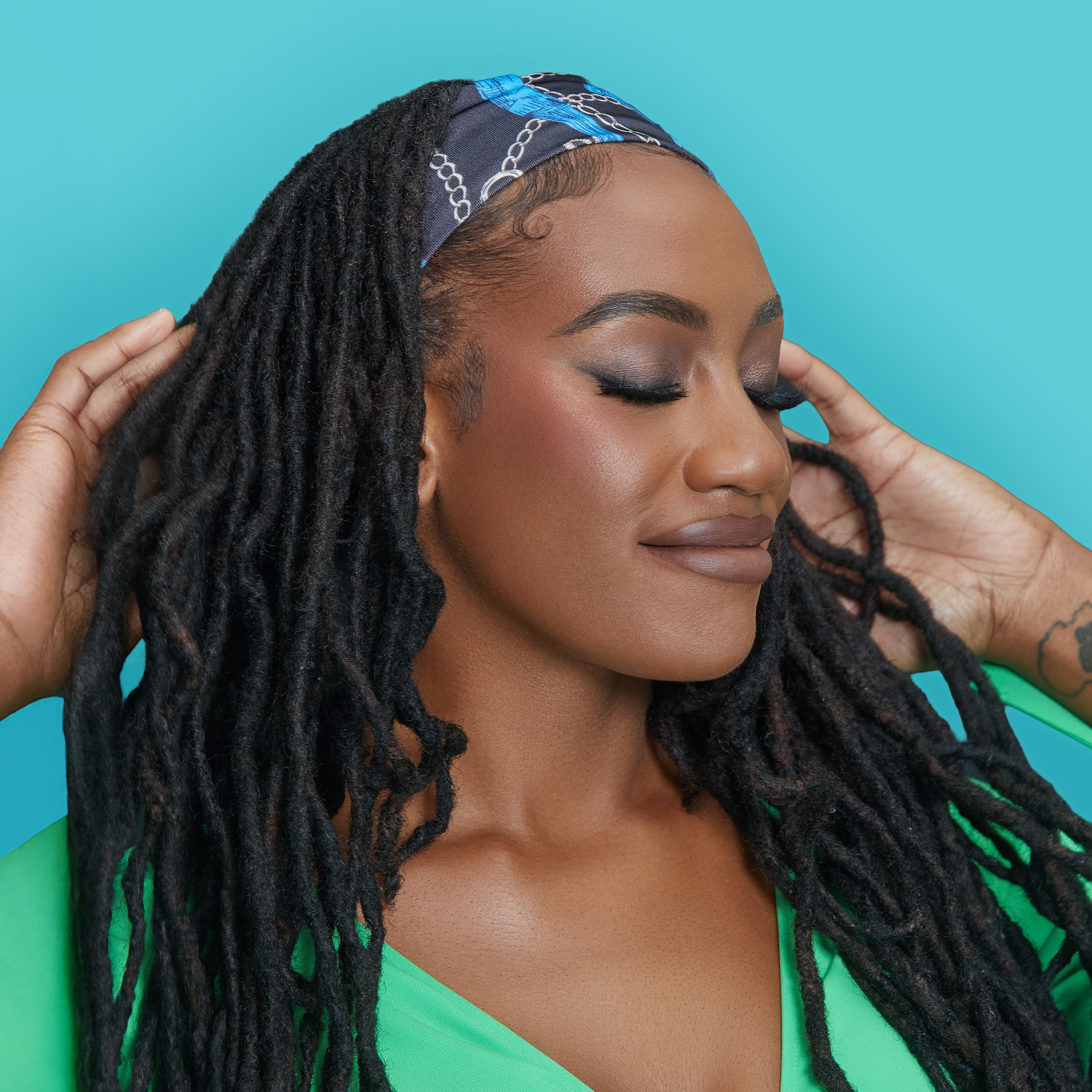 KISS Colors & Care Soft Satin Wrap Scarf