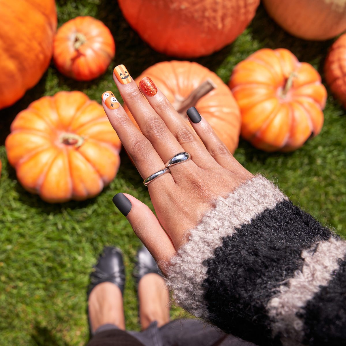 Impress Design Halloween No Glue Fake Press On Nails - Dead Glam | Design, Orange & Black, Short, Squoval, Glow In The Dark, Manicure