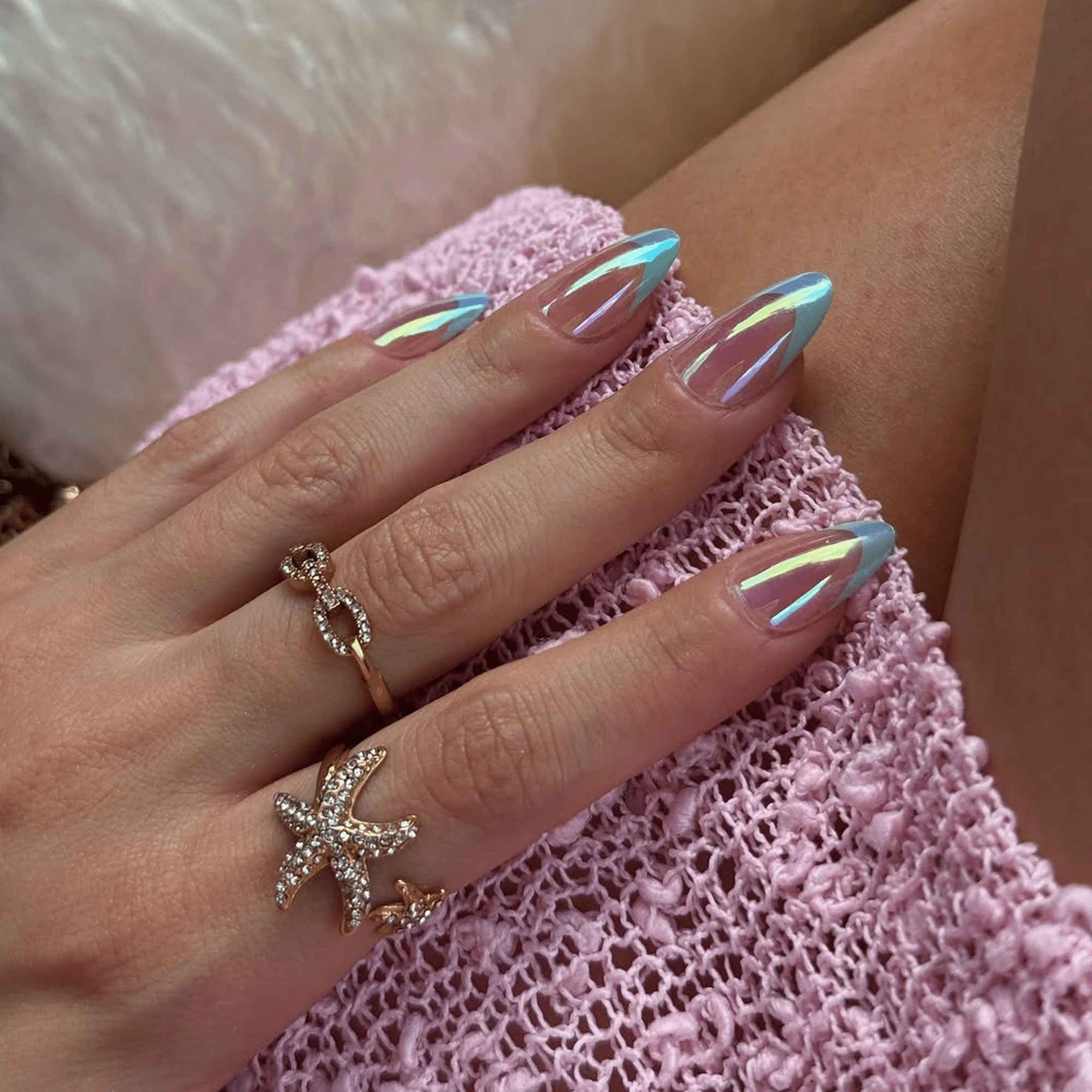KISS Voguish Fantasy Press On Glue Nails - Hot Interest