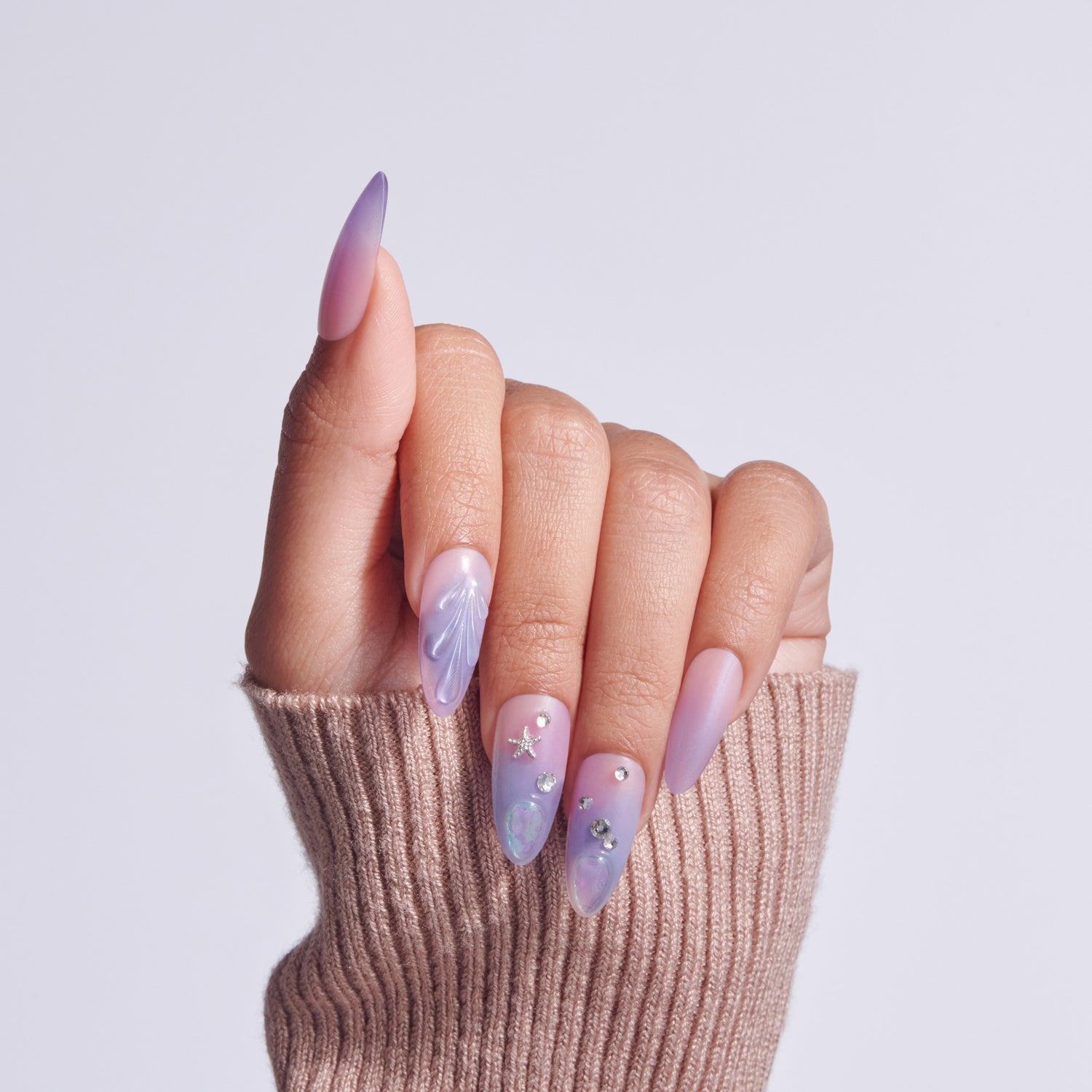 KISS LUXE Press On Glue Nails - Jasmine Skies