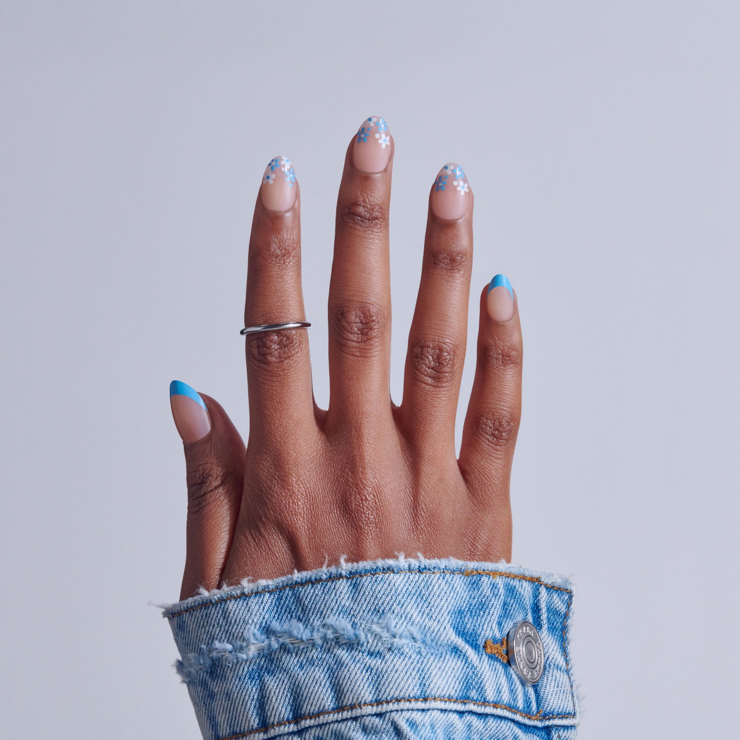 KISS CORE Design Press On Glue Nails - Tune