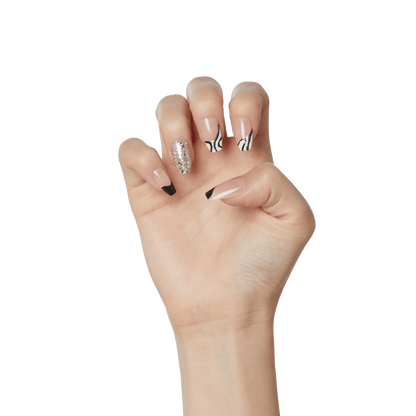 KISS Voguish Fantasy Nails - Black &amp; White