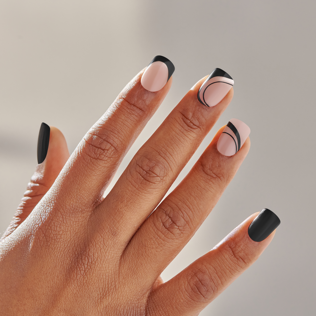 black dress nails Good Color Nails That Match with Black Dress