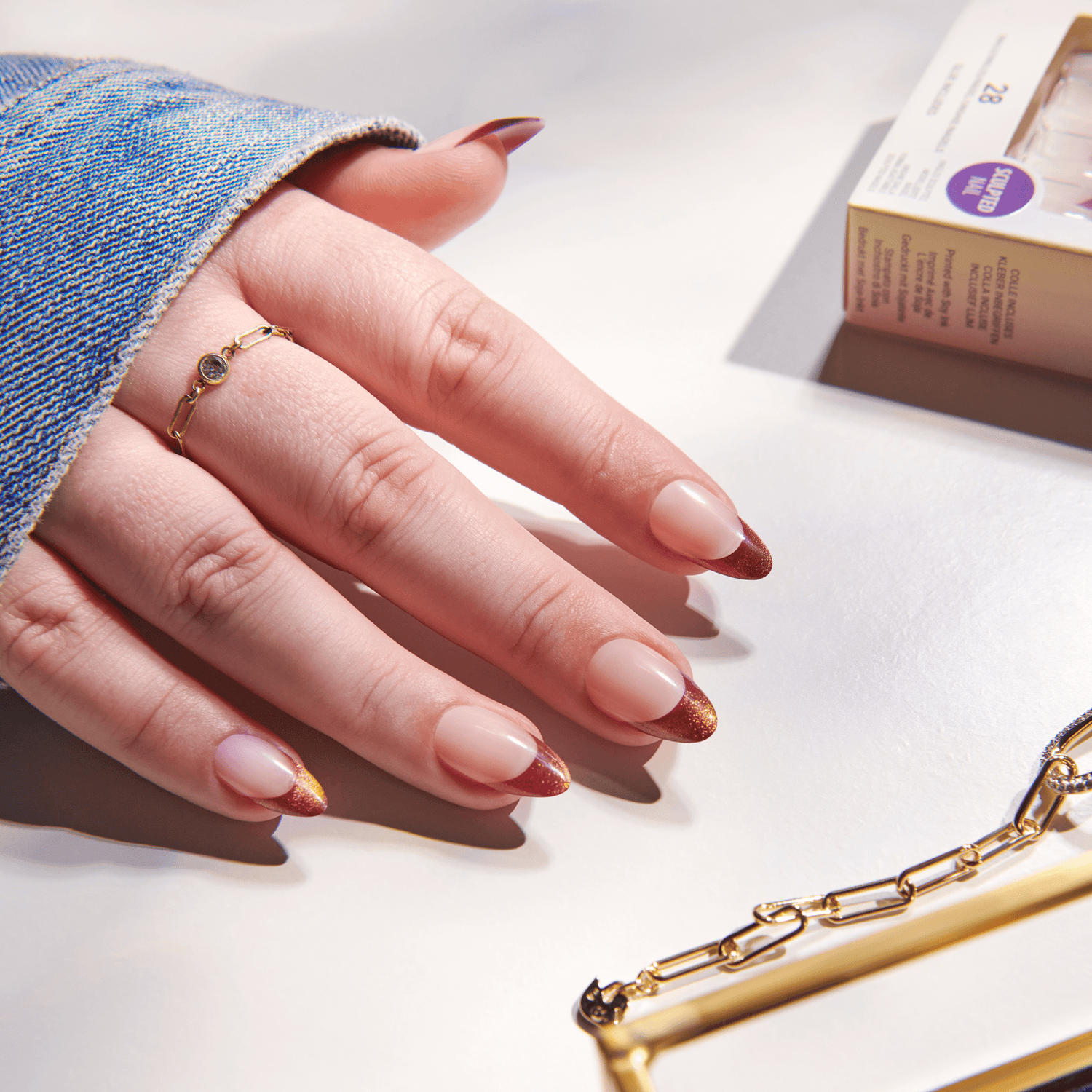 KISS Voguish Fantasy Press On Glue Nails - Passionable