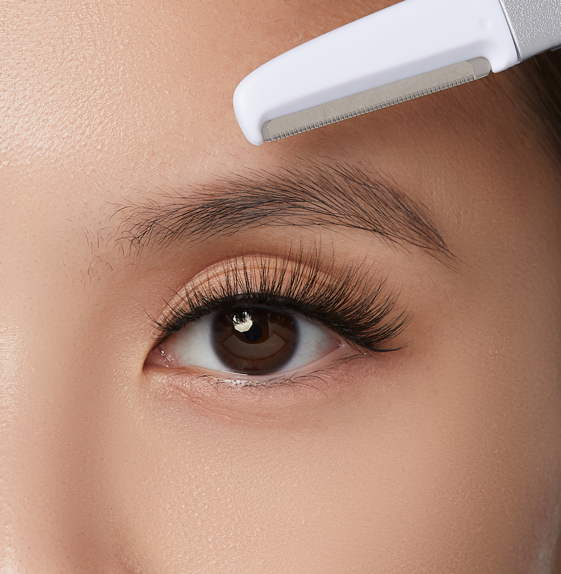 Kiss Colors &amp; Care Silky Edge - Facial Hair Dermaplaner &amp; Brow Shaper