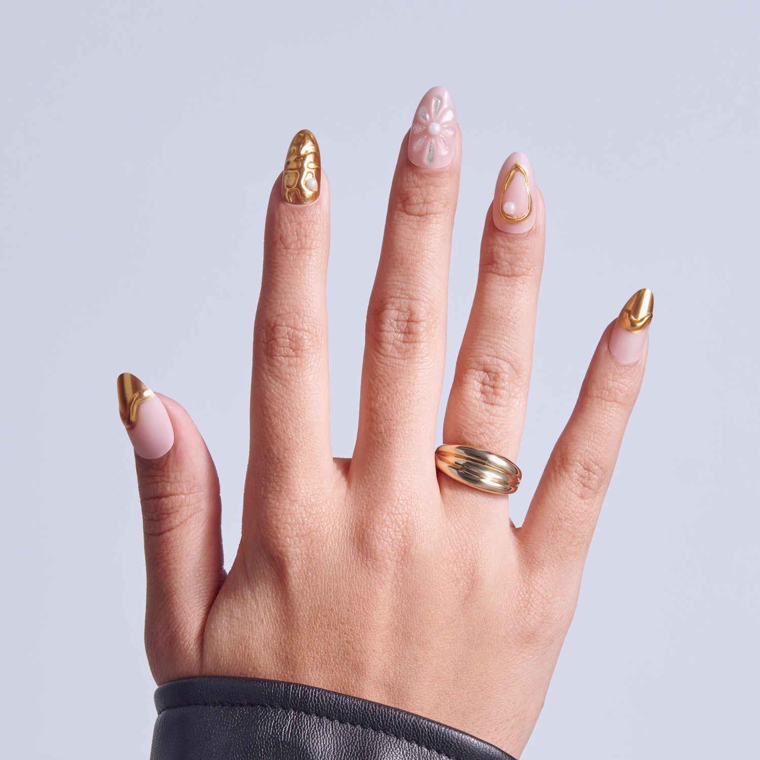 KISS LUXE Press On Glue Nails - Blossom Tide