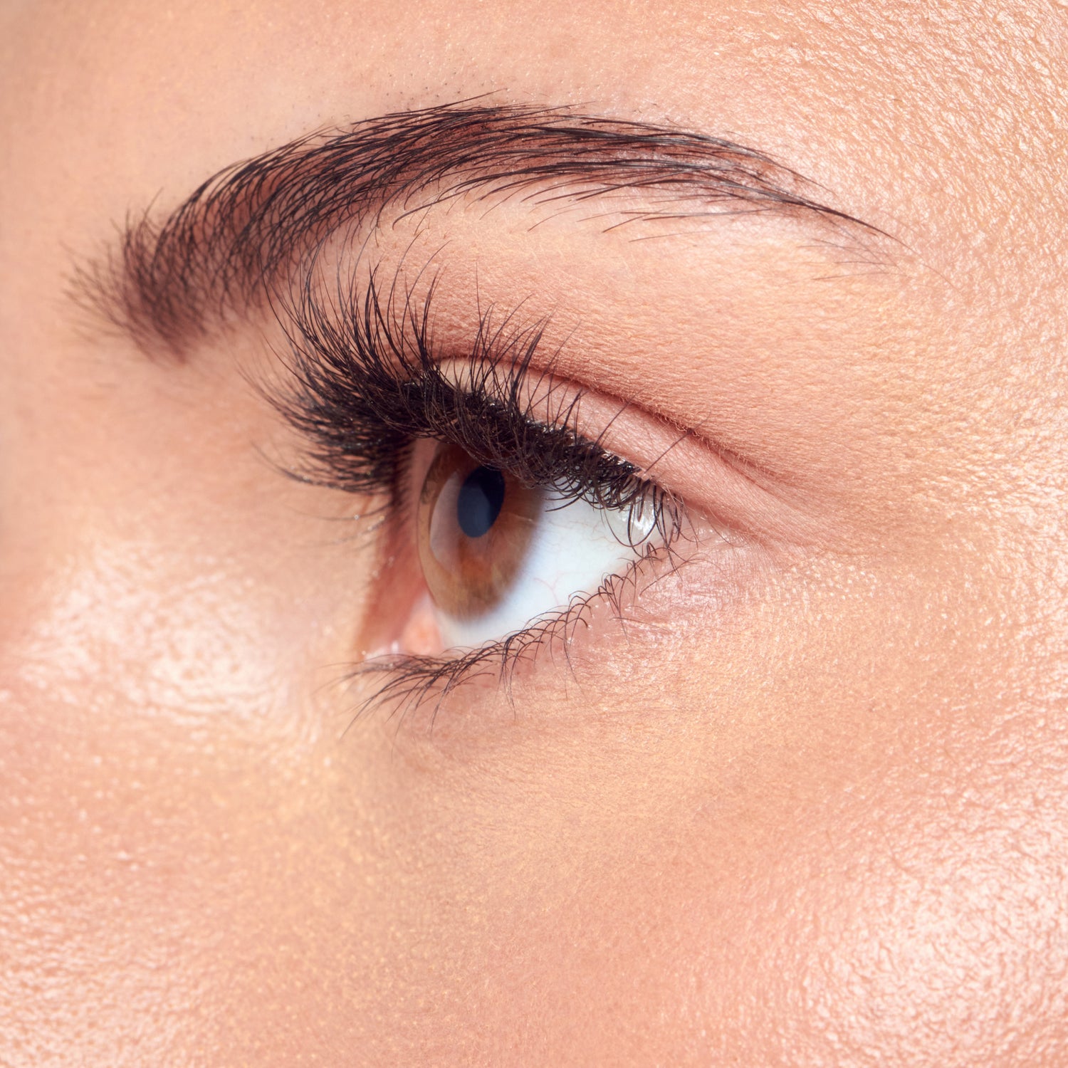 KISS The New Natural Trio Lash – 60 Count - Nude Blazer