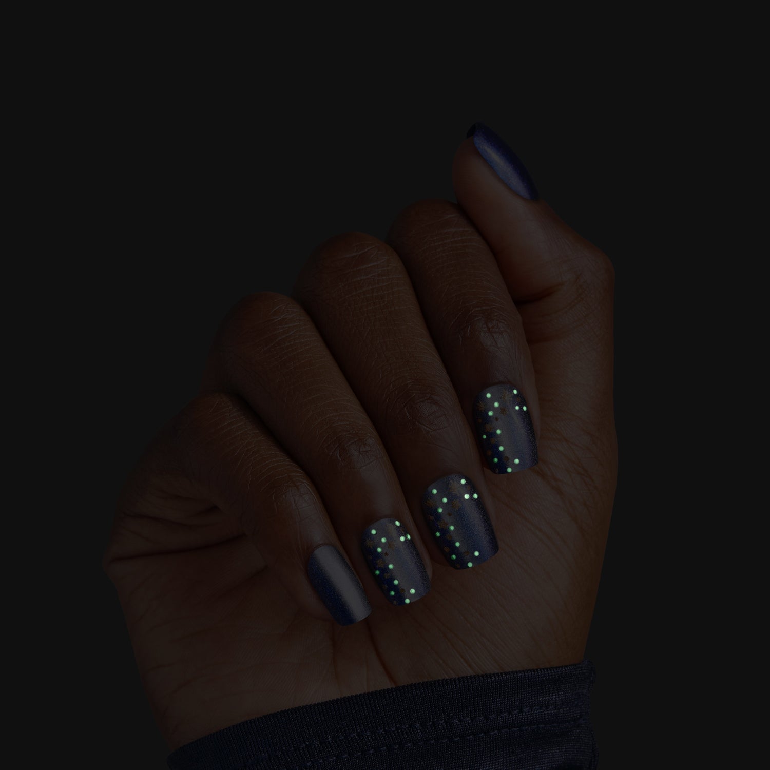 Kiss Haunt Halloween Press On Fake Glue Nails - Silent Howl | Design, Blue, Short, Squoval