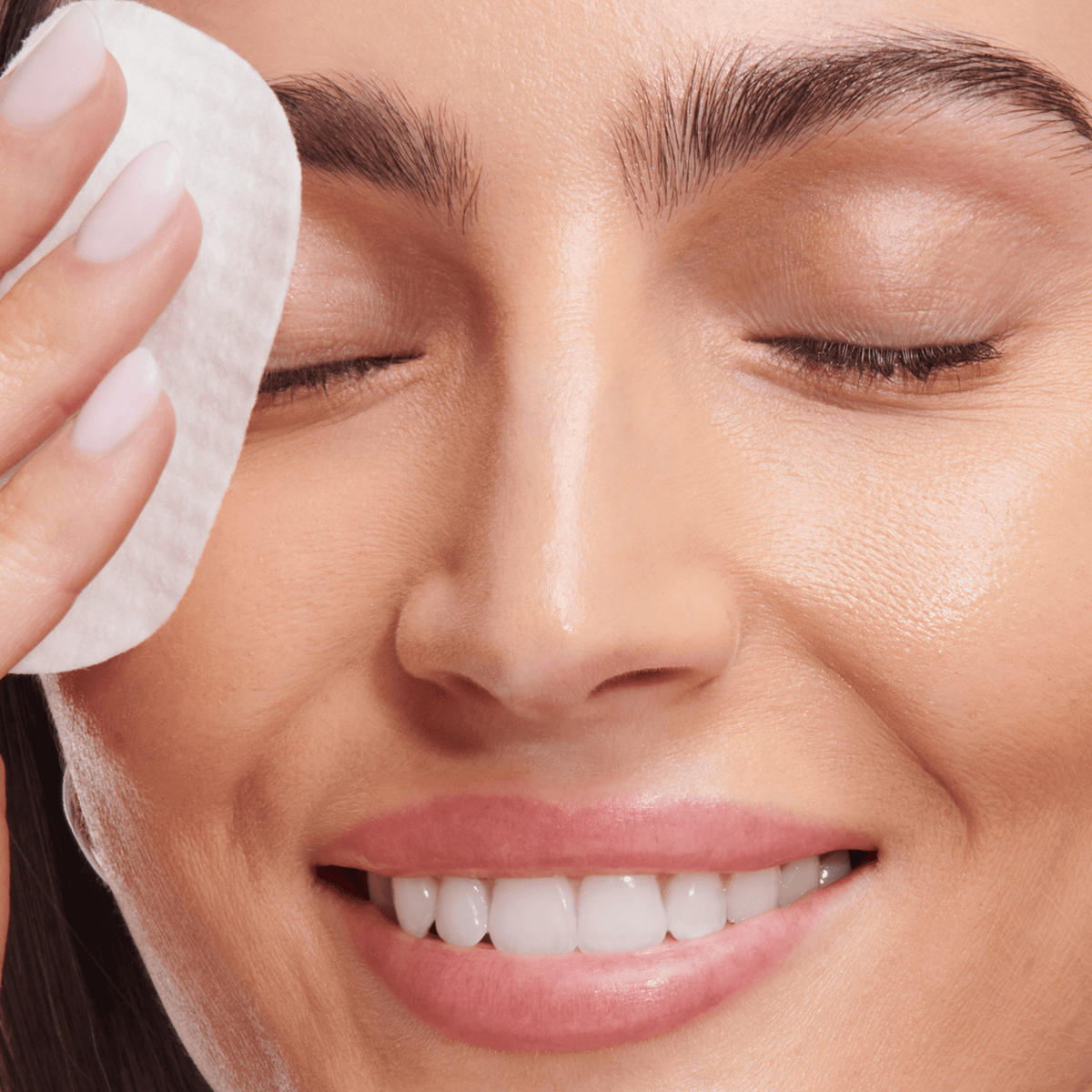 Kiss Lash Glue Remover Pads | Pre-Soaked Oil Pads, 30 Pieces