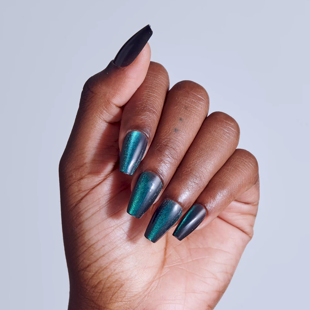 KISS CORE Magnetic Press On Glue Nails – Shimmering