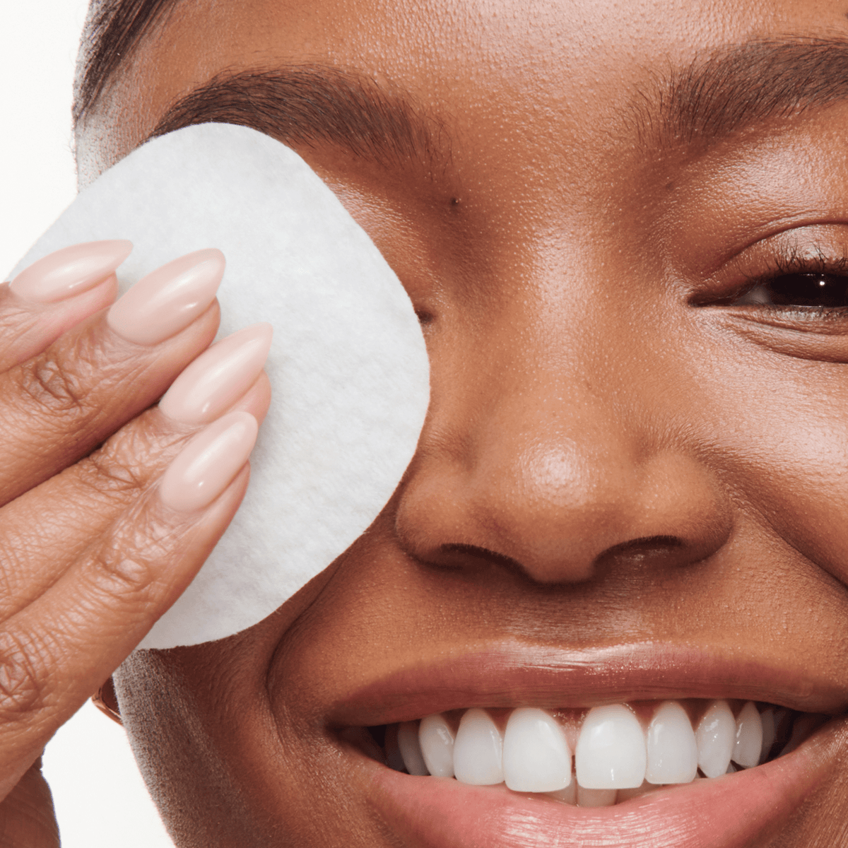 Kiss Lash Care Kit | Starter Kit, Lash Foaming Shampoo, Lash Thickening Serum, Lash Glue Remover Pads